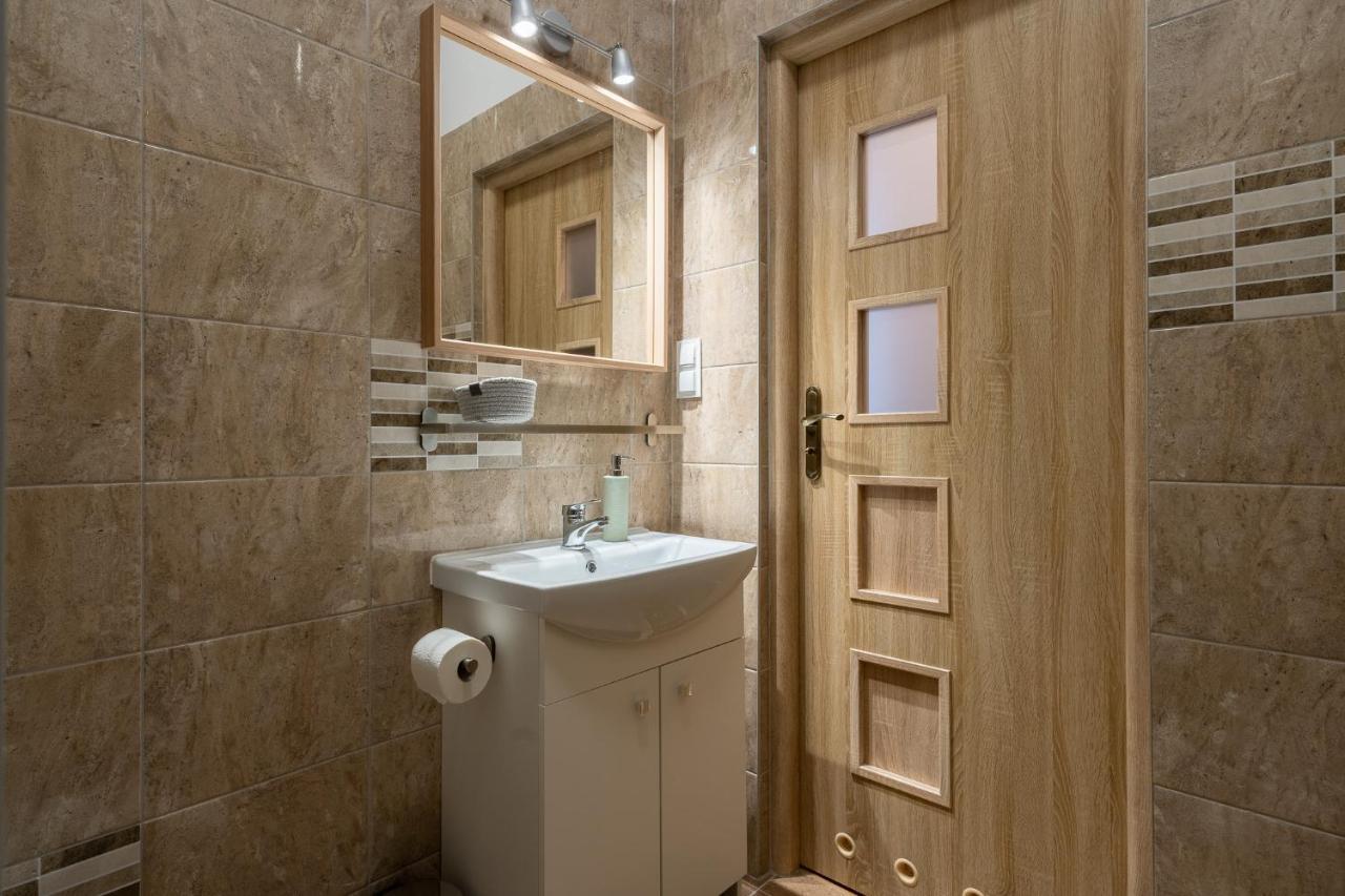 Apartamento Elegant Very Berry In Center By Renters